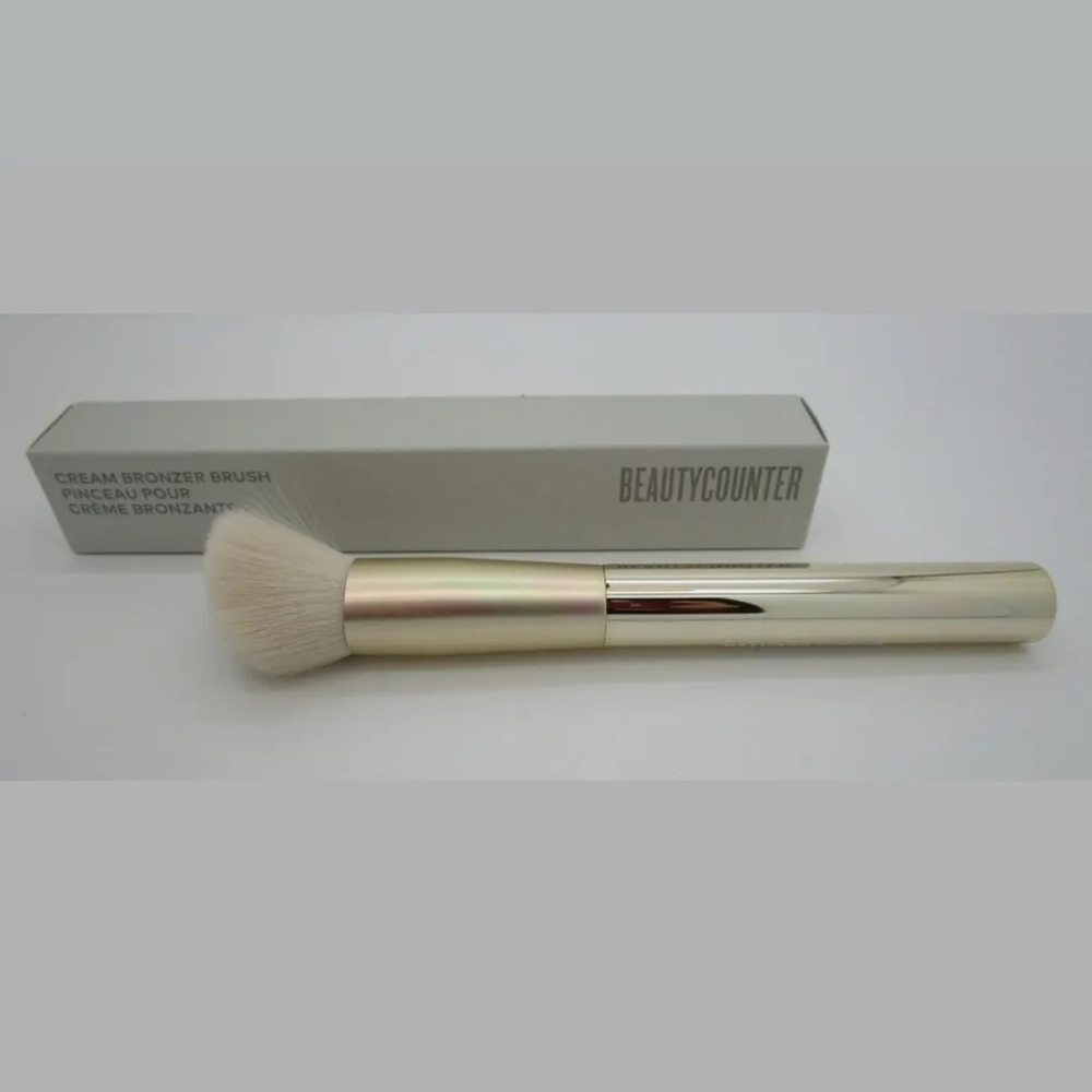 NiB BEAUTYCOUNTER Cream Bronzer Brush